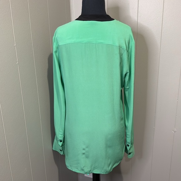 Victoria's Secret Women’s Small Silk Button Front Top Shirt Blouse Green Multi - Picture 5 of 9